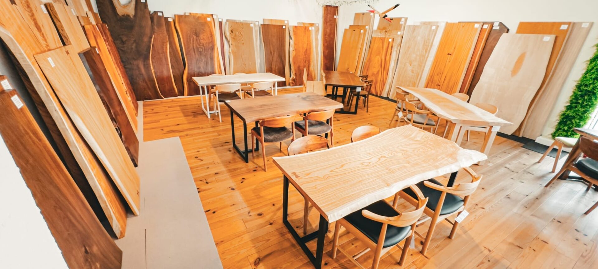 大阪枚方で一枚板テーブル・家具修理ならハーモニックハウスワークショップ