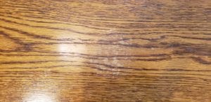 ラッカー塗装からオイル塗装へリメイク 大阪枚方の家具修理 一枚板テーブルならハーモニックハウスワークショップ